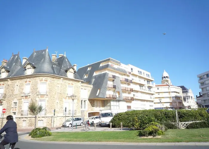 T2 Mezzanine Proche Avec Balcon - - Fr-1-92-571 Les Sables-dʼOlonne