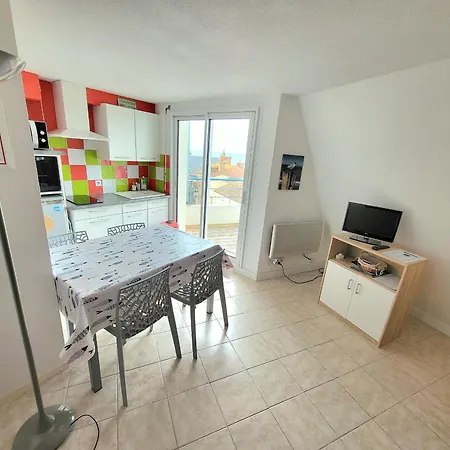 T2 Mezzanine Proche Avec Balcon - - Fr-1-92-571 * Les Sables-d'Olonne