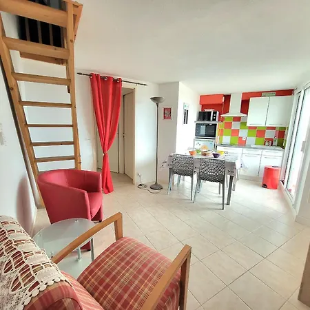 T2 Mezzanine Proche Avec Balcon - - Fr-1-92-571 Les Sables-dʼOlonne