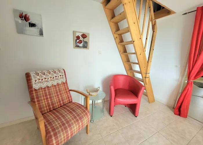 T2 Mezzanine Proche Avec Balcon - - Fr-1-92-571 * Les Sables-dʼOlonne